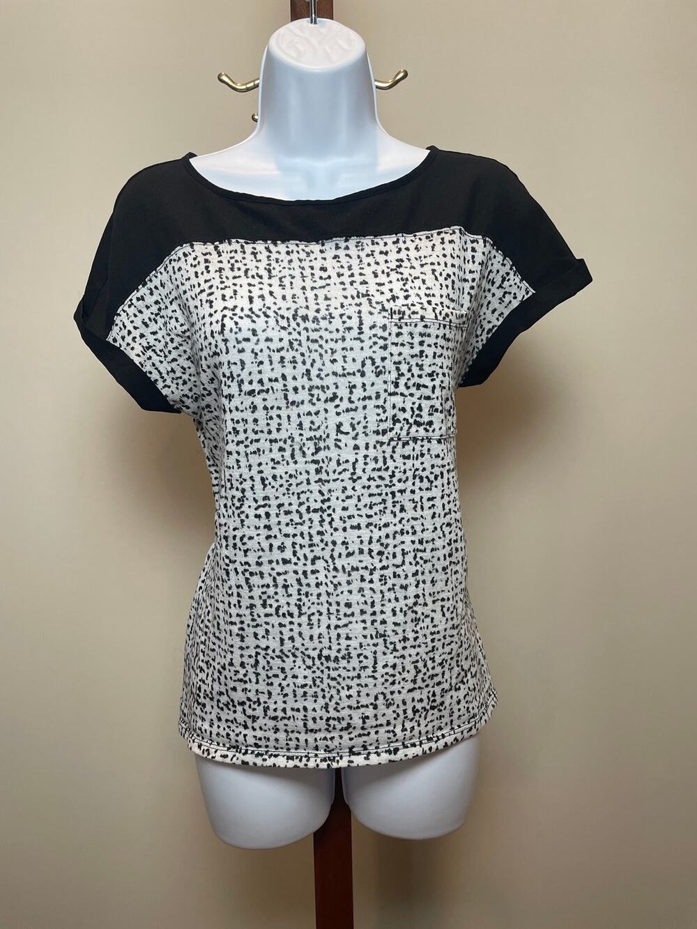 Calvin Klein Jeans Size M White Top Black Polka Dots Chiffon Trim High‑Low Hem